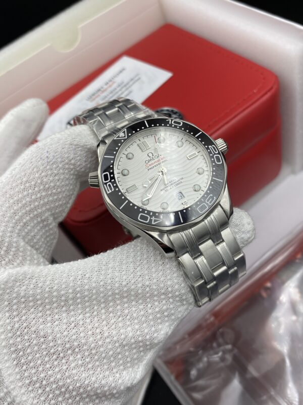 Omega Sea Master White Dial 42 mm