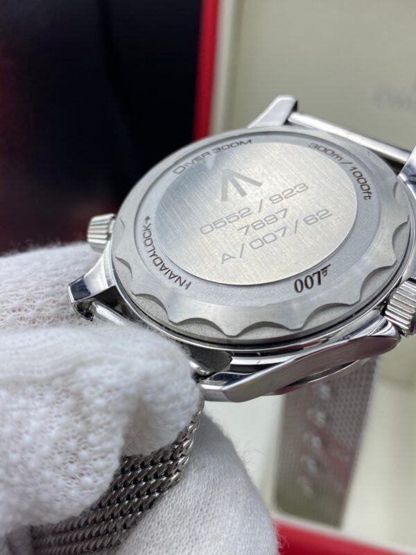 Omega Sea Master 007 Bleu Dial 42 mm