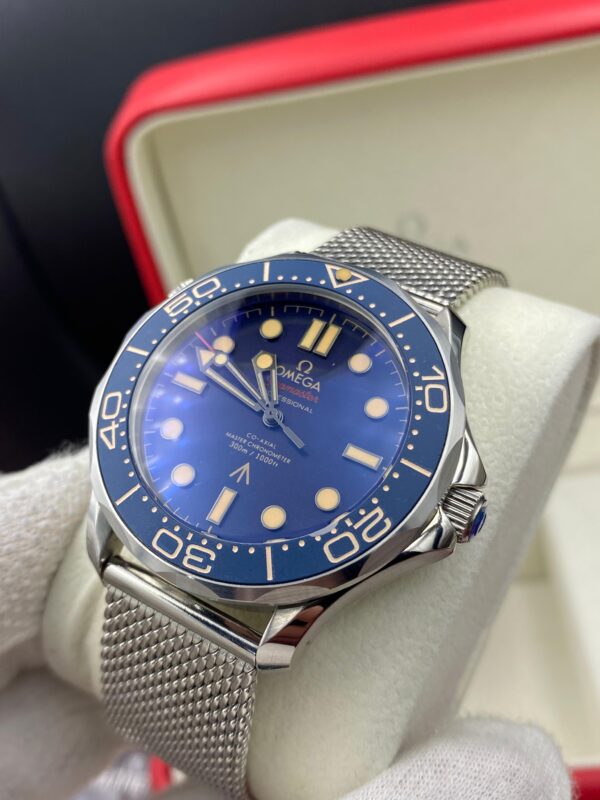 Omega Sea Master 007 Bleu Dial 42 mm