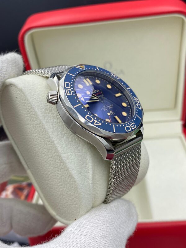Omega Sea Master 007 Bleu Dial 42 mm