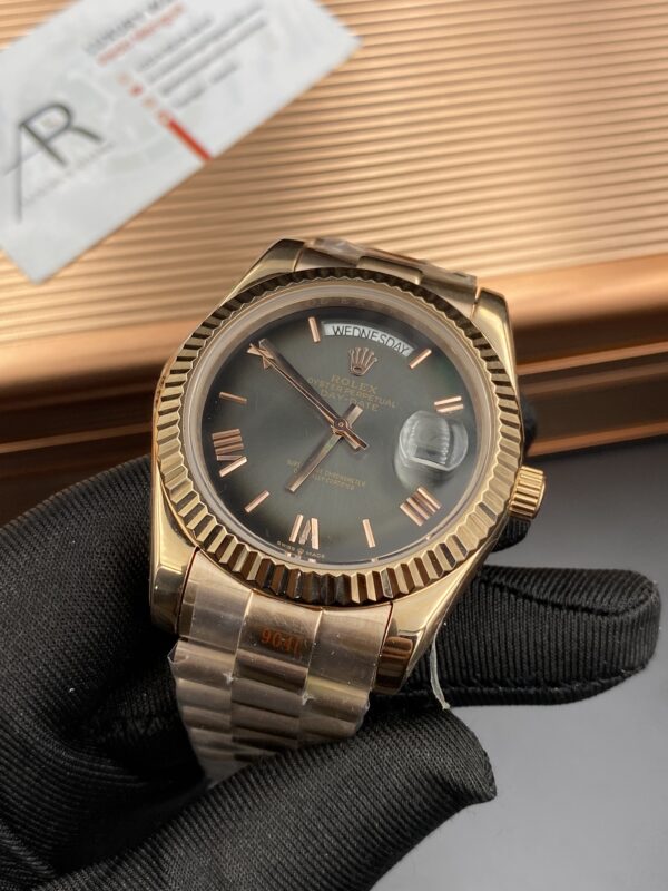 Rolex Day Date Rose Gold 41 mm Romain