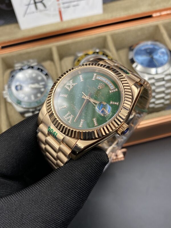 Rolex Day Date Rose Gold Green Dial Chiffres Romaine Diamonds 41 mm