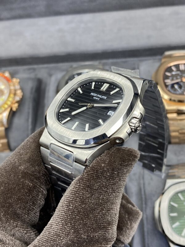 Patek Philippe Nautilus Black Dial 41 mm
